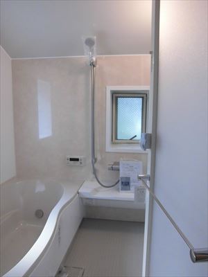 斜め天井の浴室交換!1116から1616へサイズアップ 斜め天井の浴室交換!1116から1616へサイズアップ